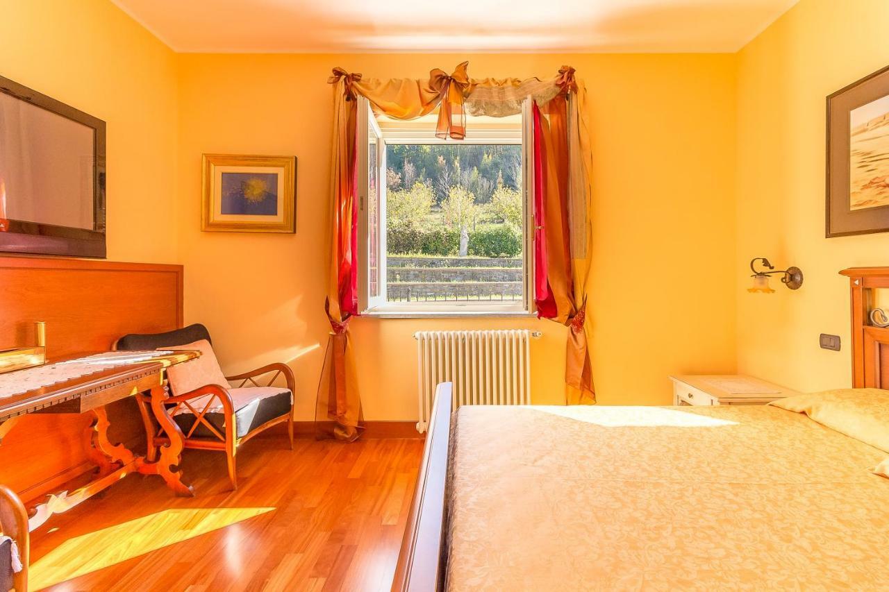 Castelletto Soprano Tenuta Pian D'Attesio - Agriturismo מראה חיצוני תמונה